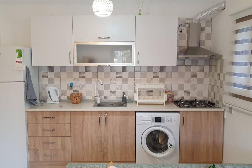 2+1 Apartm With Garden + Balcony , At Ladies Beach Kusadası Eksteriør billede